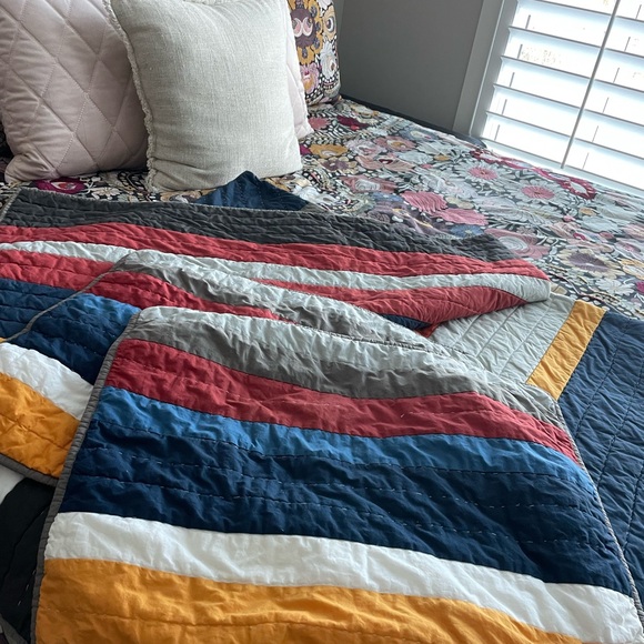 Pottery barnn teen full/queen quilt set - Picture 2 of 7